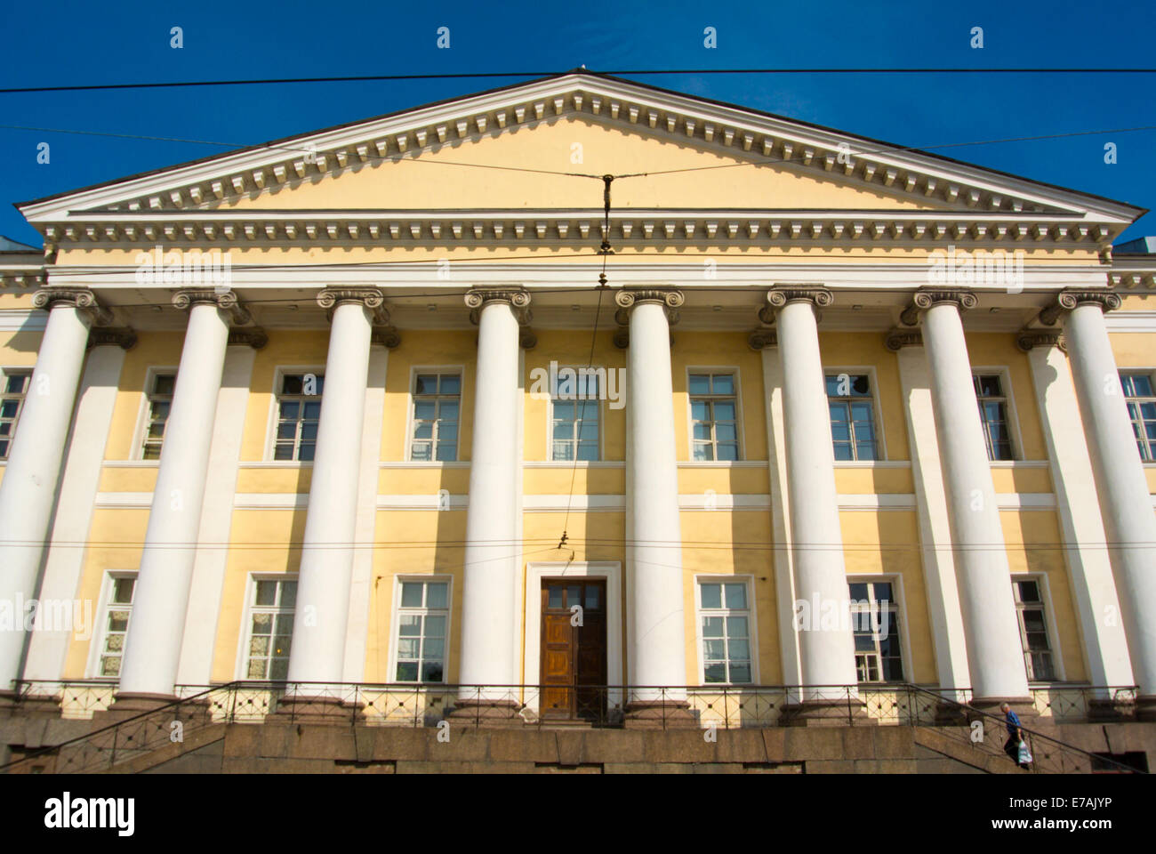 Accademia russa delle arti edificio (1789), ora sede Istituto di pittura, scultura e architettura,l'Isola Vasilievsky, Sain Foto Stock