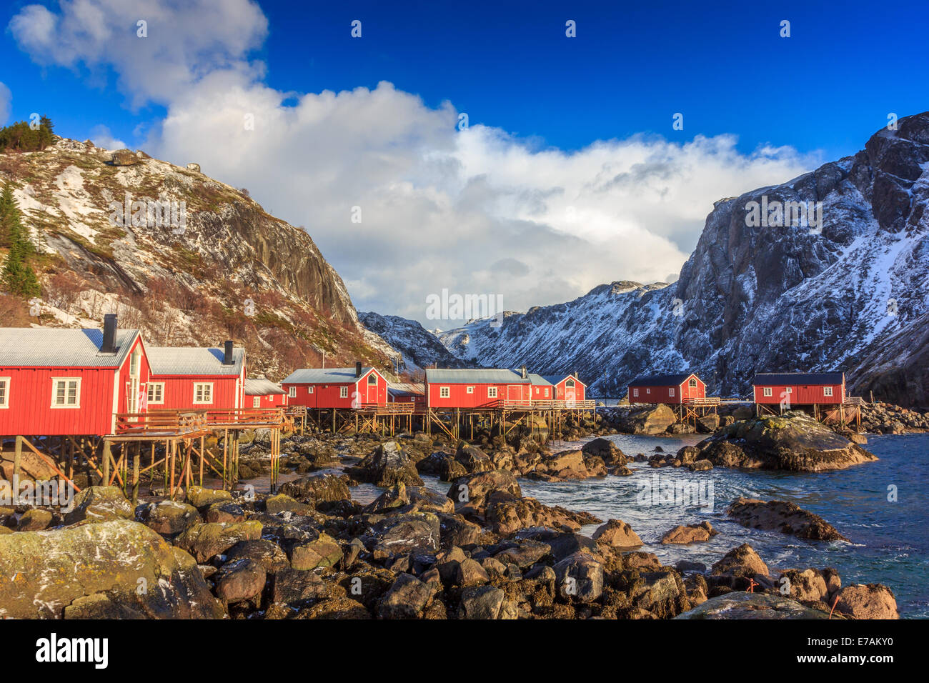 Il villaggio di pesca nelle Isole Lofoten Foto Stock