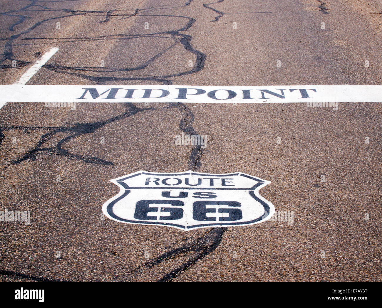 Il punto intermedio ufficiale della storica Route 66 ad Adrian, Texas, una tappa classica per i viaggiatori sulla "Mother Road" attraverso l'America. Foto Stock