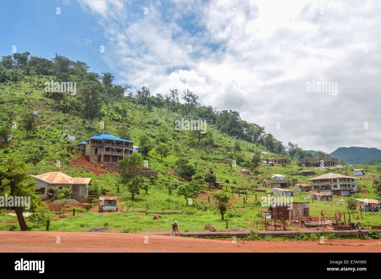 Case in costruzione penisola di Freetown, Sierra Leone Foto Stock