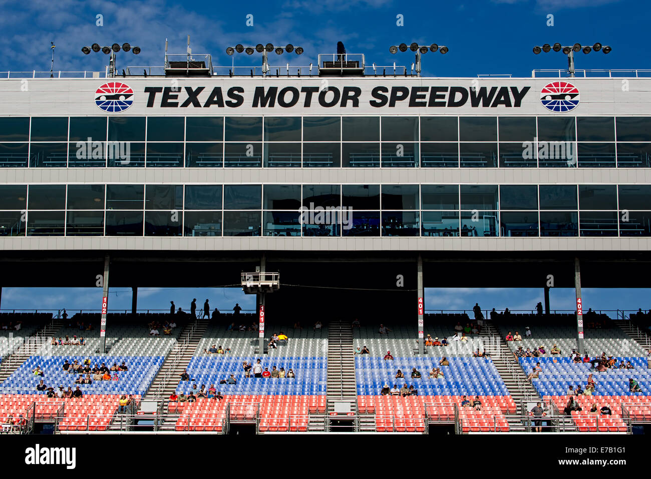 Il Texas Motor Speedway sorge e suites Foto Stock