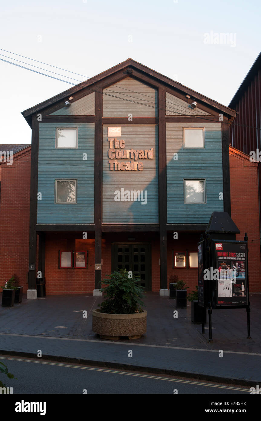 Il Courtyard Theatre, Stratford-upon-Avon, Warwickshire, Inghilterra, Regno Unito Foto Stock
