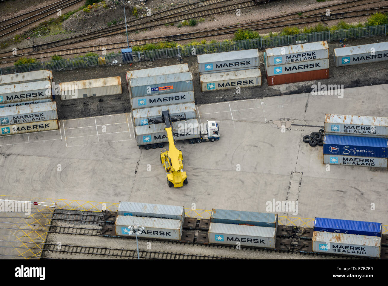 Una veduta aerea di merci in container Trasporto ferroviario di cantiere di Doncaster, nello Yorkshire meridionale. Foto Stock