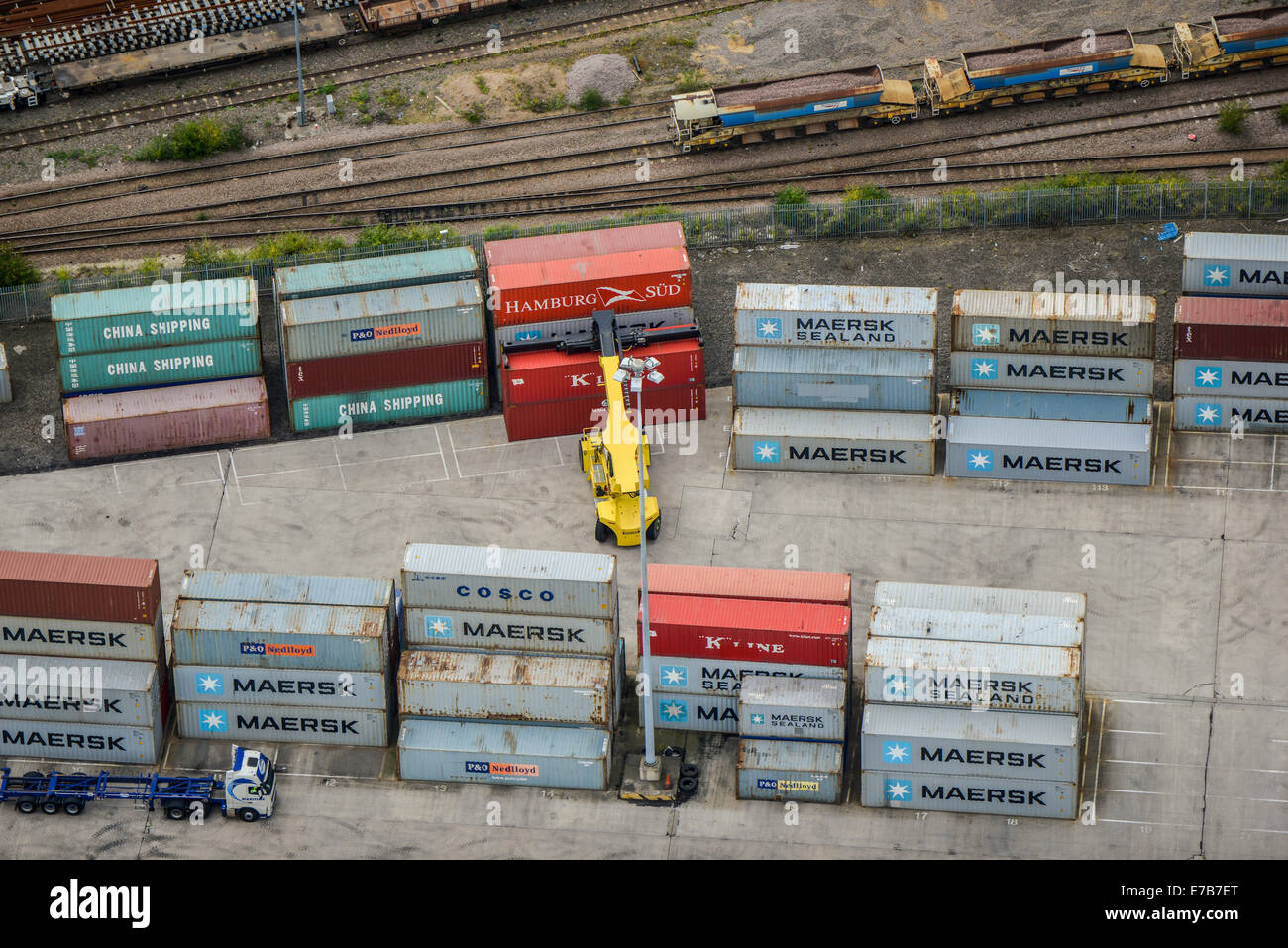 Una veduta aerea di merci in container Trasporto ferroviario di cantiere di Doncaster, nello Yorkshire meridionale. Foto Stock