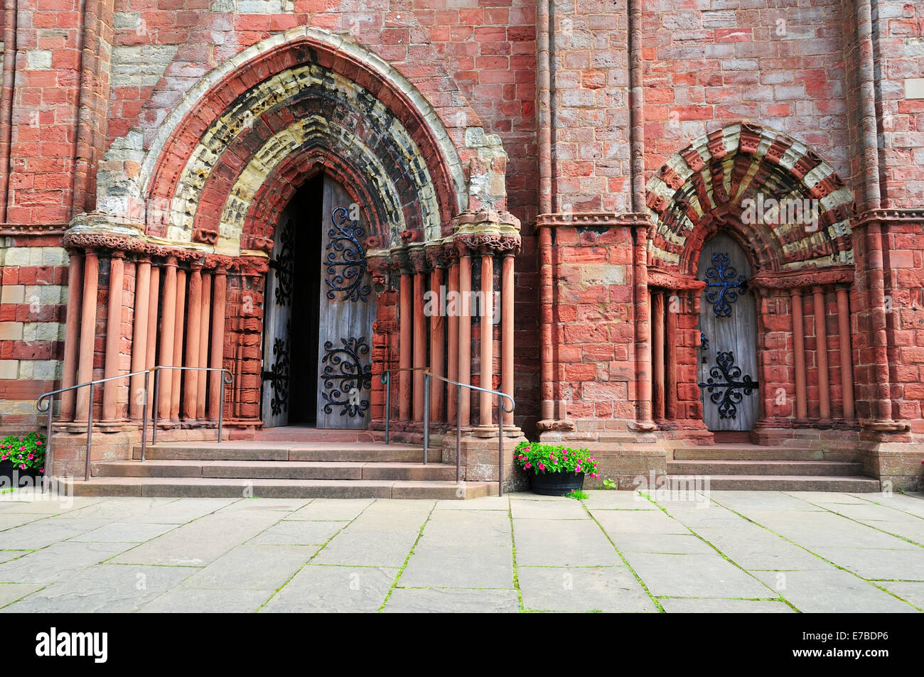 Portali di San Magnus Cathedral, romanico e architettura normanna, del XII secolo, Kirkwall, Continentale, Orkney, Scozia Foto Stock