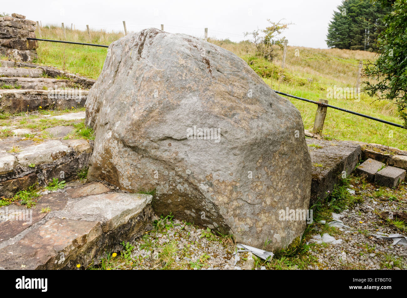 Massa Tullynascreena Rock, Killenummery, nella Contea di Leitrim, Repubblica di Irlanda Foto Stock