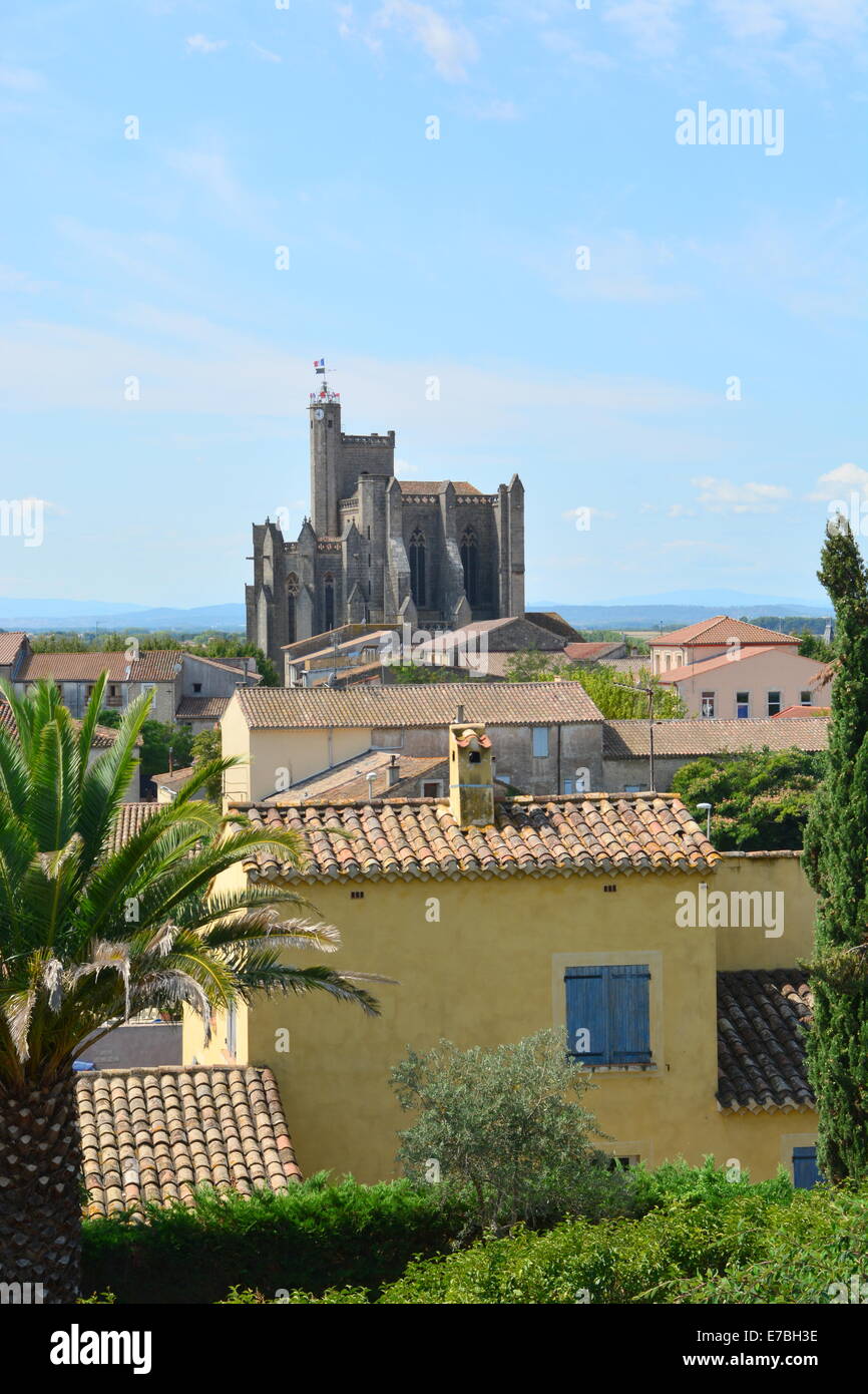 Capestang duomo vecchio villaggio francese Canal du midi,Languedoc Roussillon Francia Foto Stock