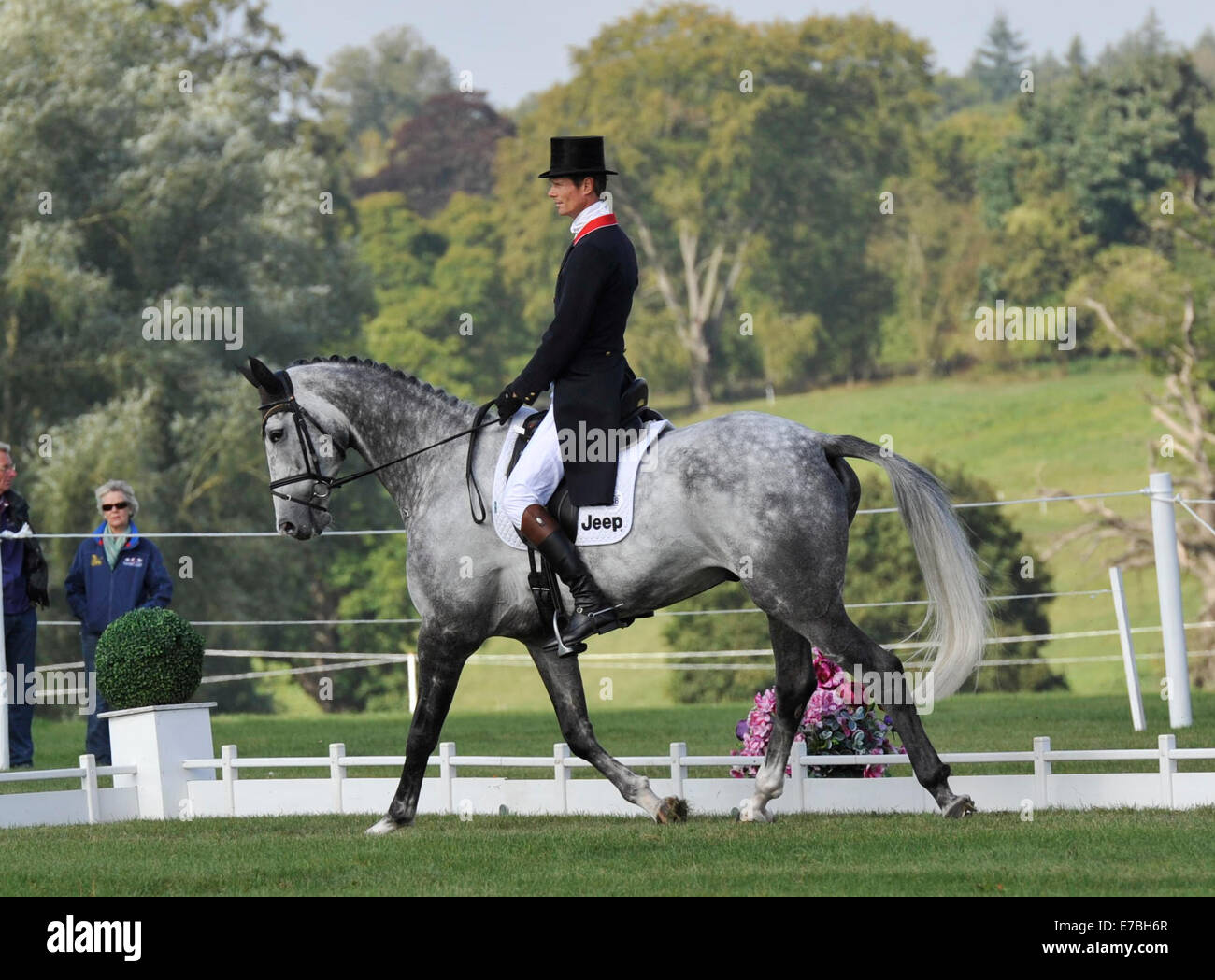 Il Palazzo di Blenheim, Woodstock, Oxford, UK. 12 Settembre, 2014. 12.09.14 Blenheim Palace*** CCI/CIC*** Horse Trials 2014, giorno 2 di 4 Palazzo di Blenheim, Woodstock, Oxford Regno Unito. William Fox-Pitt (GBR) il lusso di equitazione FH durante la fase di dressage del CIC CREDITO***: Julie Priestley/Alamy Live News Foto Stock