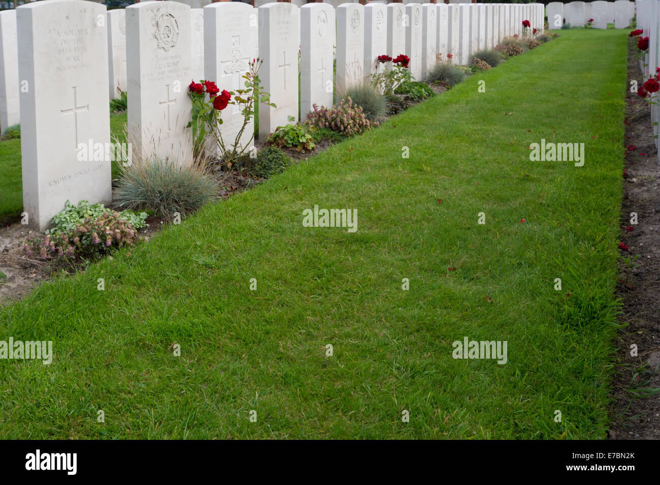 Il British War Graves Sezione di Dunkerque cimitero comunale in Francia Foto Stock