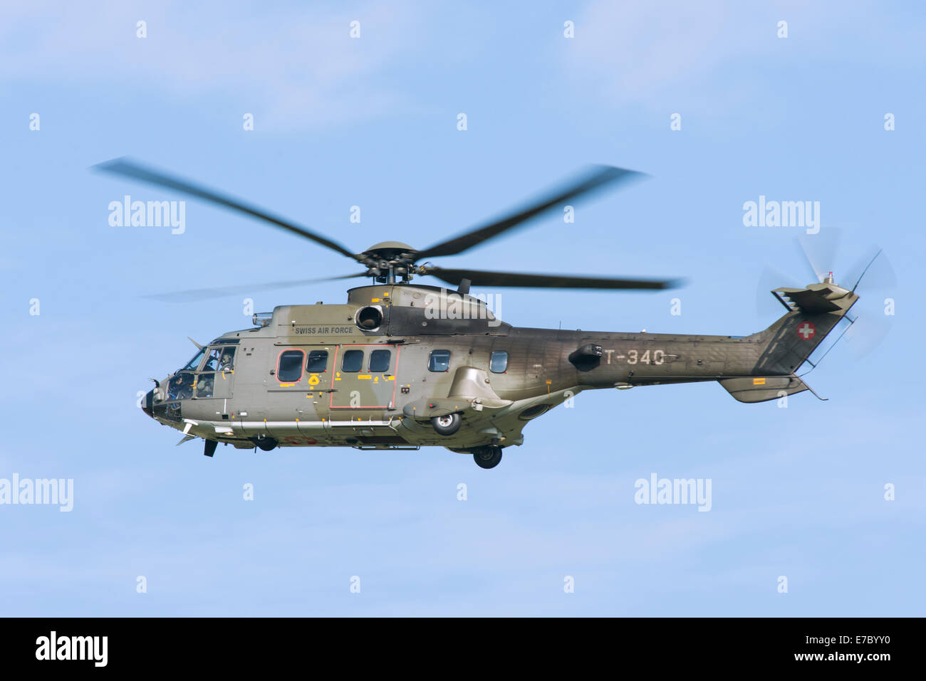 PAYERNE, Svizzera - 7 settembre: Volo del team Super Puma 2014 elicottero su ARIA14 in airshow di Payerne, Svizzera Foto Stock