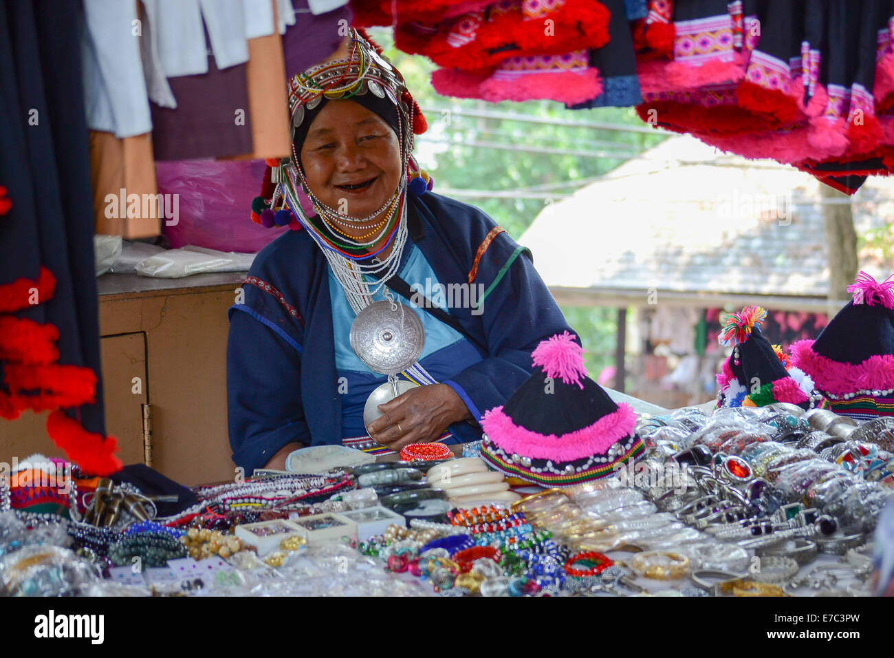 Vendita di souvenir al Doi Tung Foto Stock