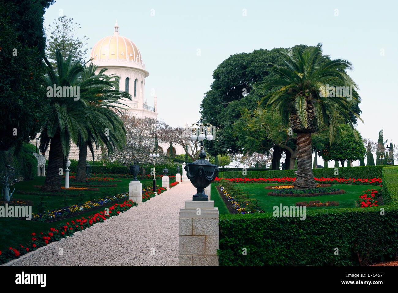 Giardino di Bahá'í Centro mondiale con il Santuario del Báb, Haifa, Israele Foto Stock