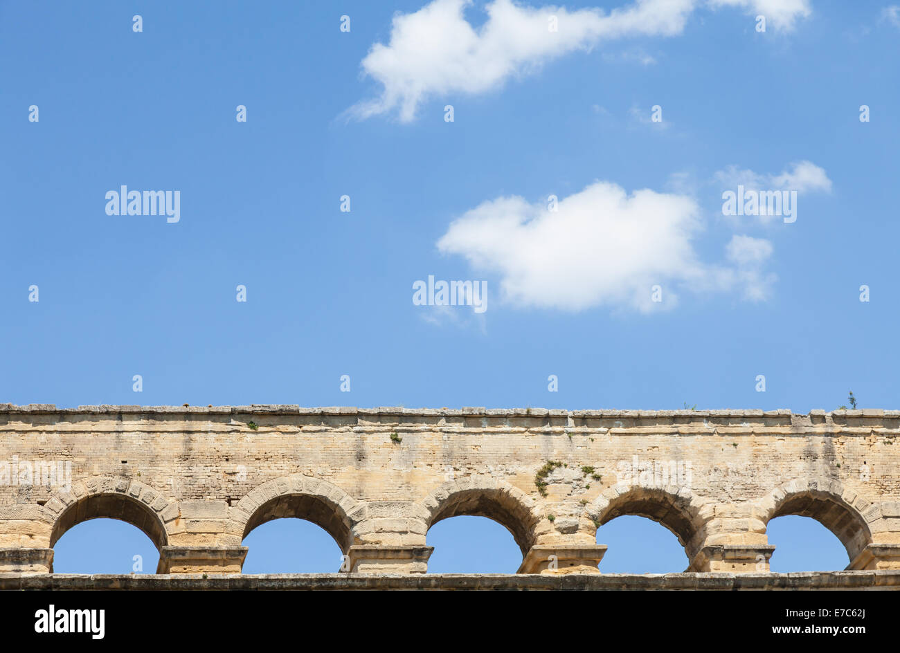 Gli architetti e gli ingegneri idraulici romani che hanno progettato questo ponte, creato una tecnica così come un capolavoro artistico. Foto Stock