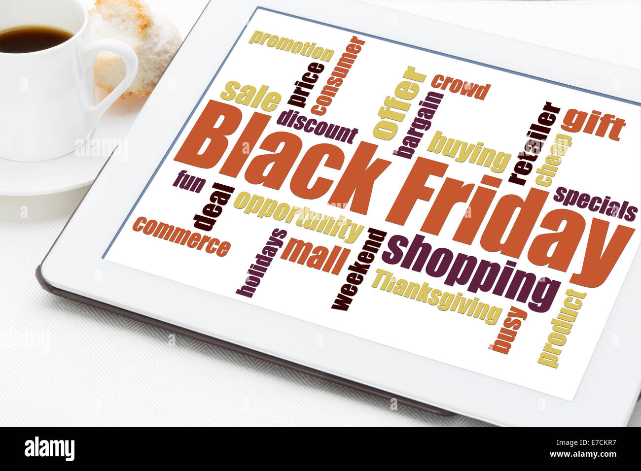 Venerdì nero word cloud - vacanze shopping concetto su una tavoletta digitale Foto Stock