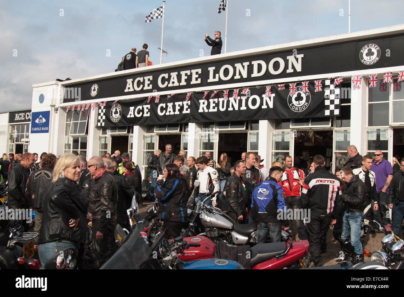 Ace Cafe, a nord di Londra, UK, 14 settembre 2014. Motociclisti e soci all'Ace Cafe Reunion Credit: Fantastica Rabbit/Alamy Live News Foto Stock