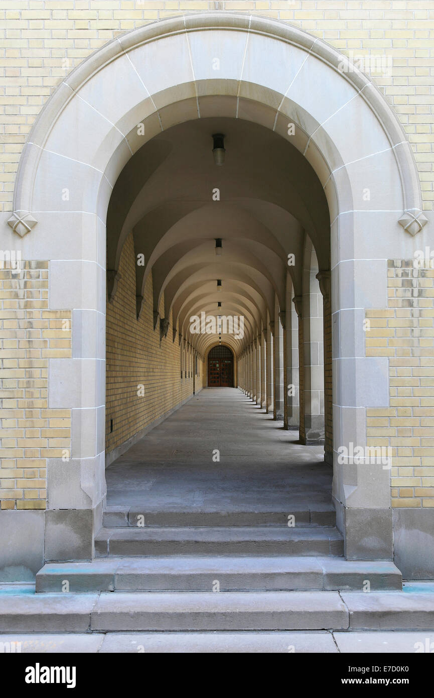 Elegante porticato all'Università di Toronto, Canada Foto Stock