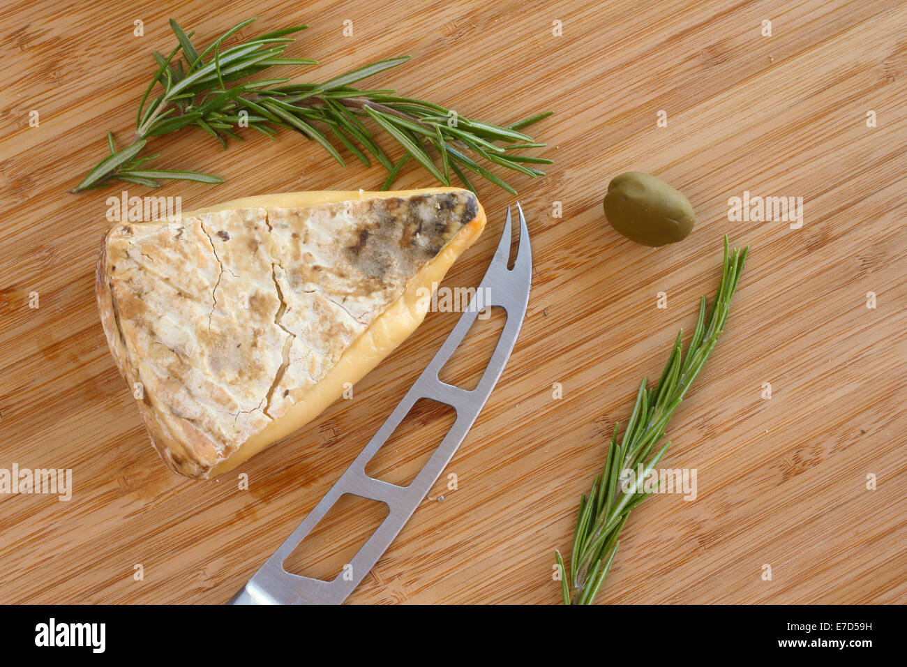 Formaggio francese composizione sulla tavola di legno close-up Foto Stock