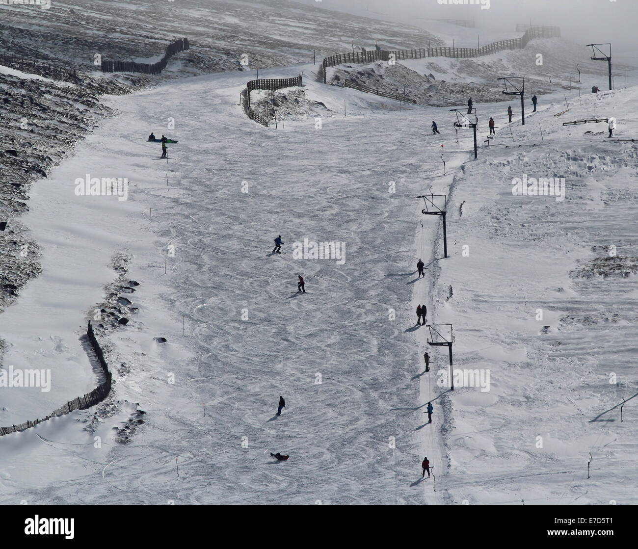 Foto di snow boarders prese al cairngorms ski resort vicino a Aviemore Foto Stock