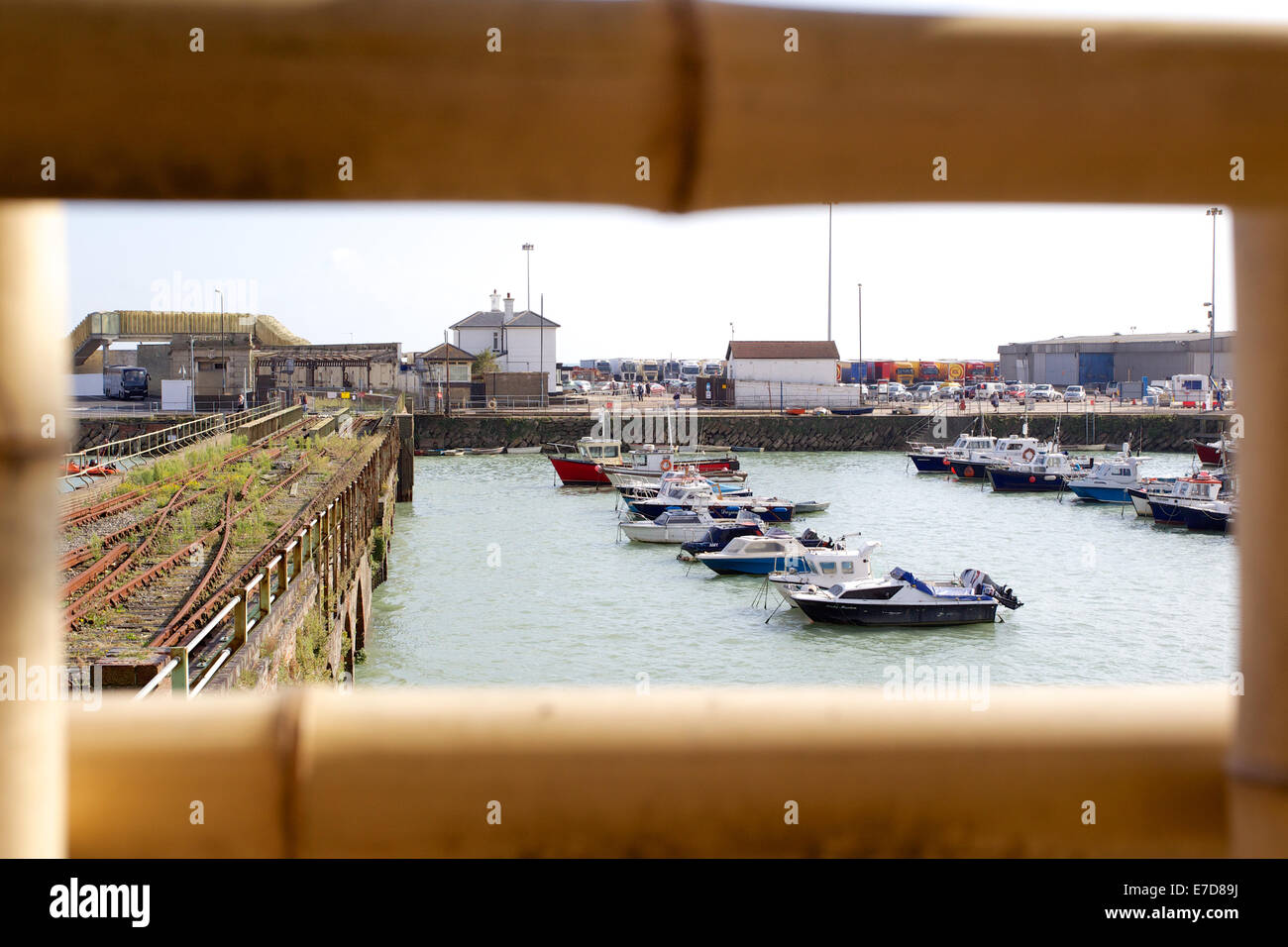Folkestone triennale 2014: la traversata elettrificata da Gabriel Lester Foto Stock
