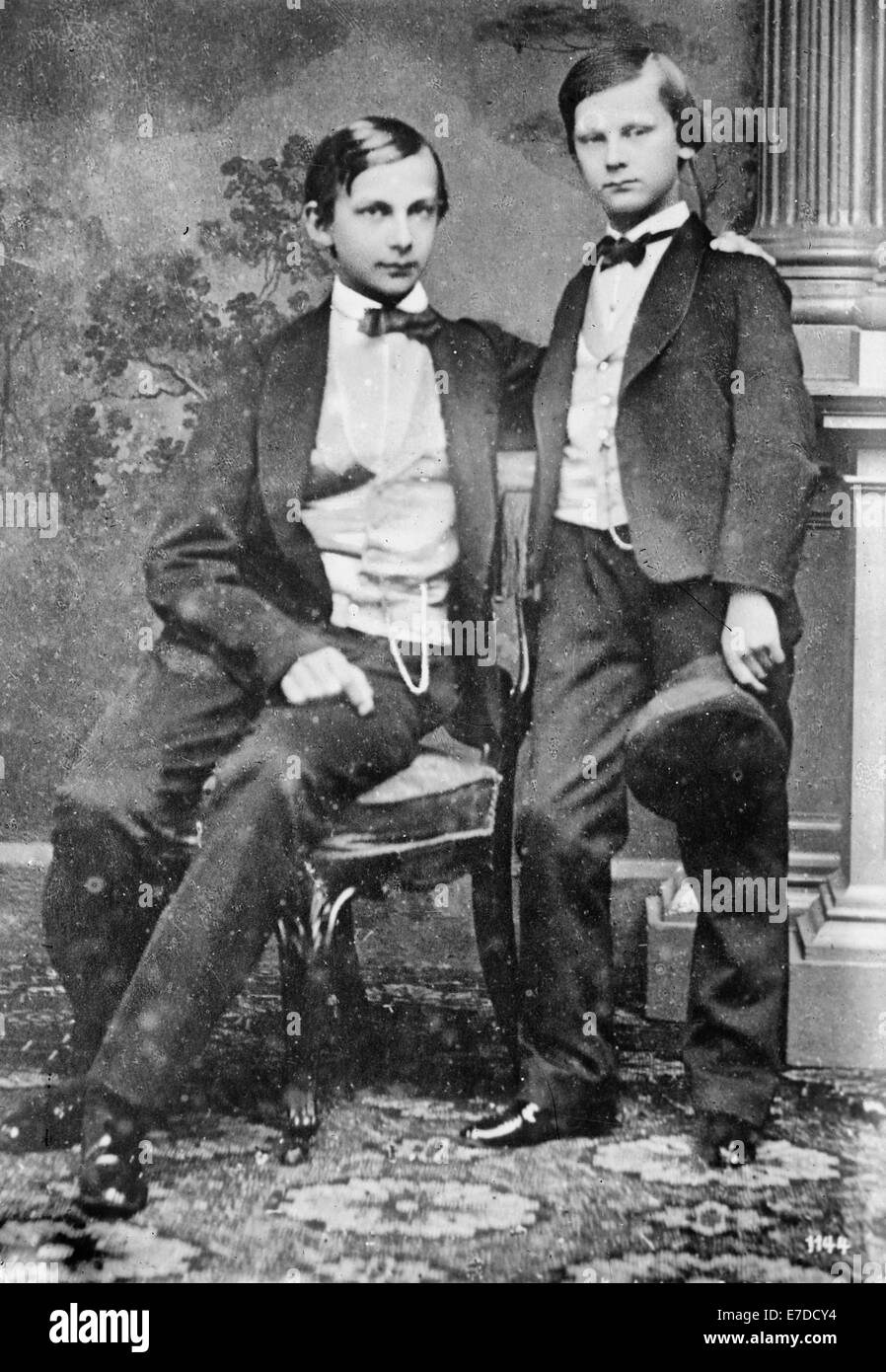 Ludwig II (1845-1886) che fu re di Baviera dal 1864 al 1886, con il fratello Otto (1848-1916), che è succeduto a Ludwig e servita come re di Baviera dal 1886 al 1913, circa 1860 Foto Stock