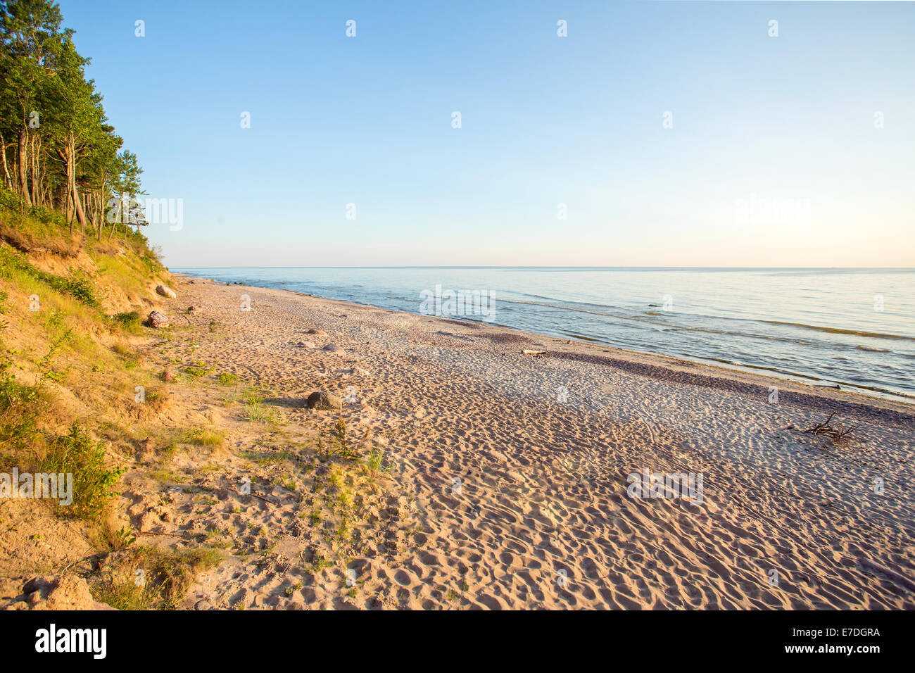 Vuoto spiaggia di sabbia sul Mar Baltico, Lituania Foto Stock