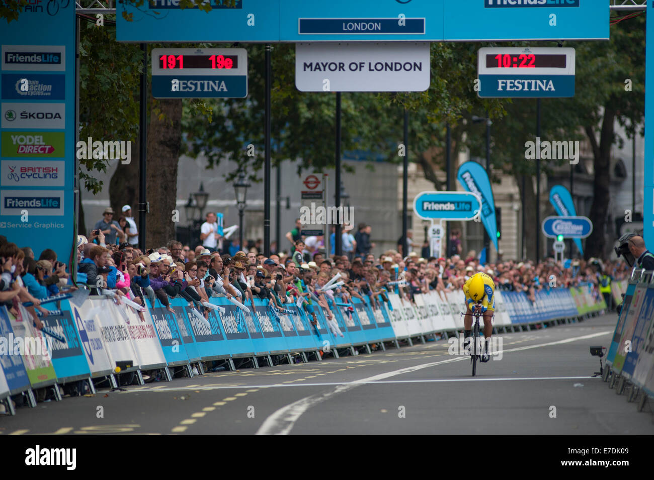 Amici Vita Tour della Gran Bretagna 2014 Stadio 8un crono finale in Whitehall Foto Stock