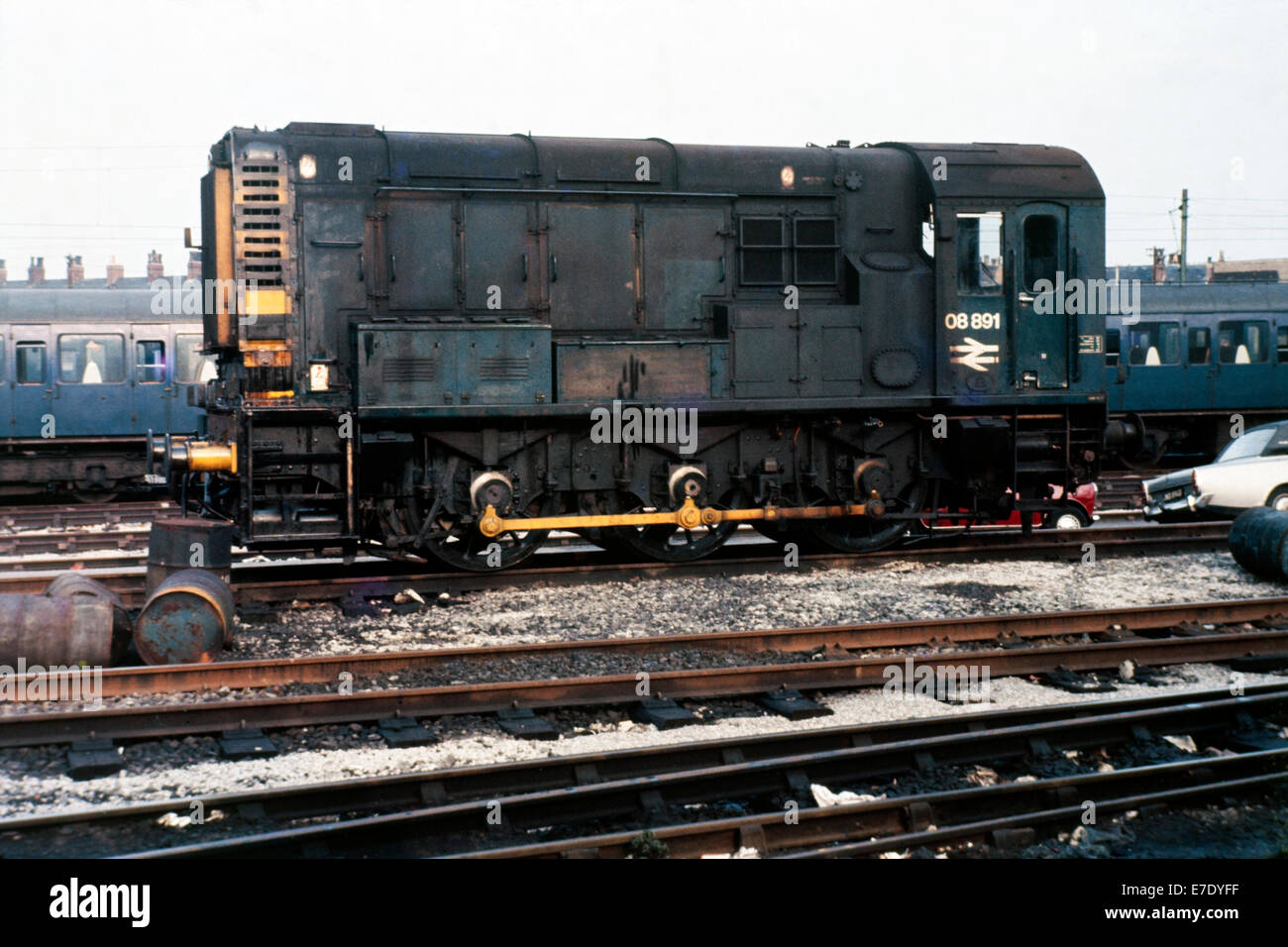 La British Rail locomotiva di smistamento numero 08891 al deposito longsight Manchester Inghilterra 1976 Foto Stock