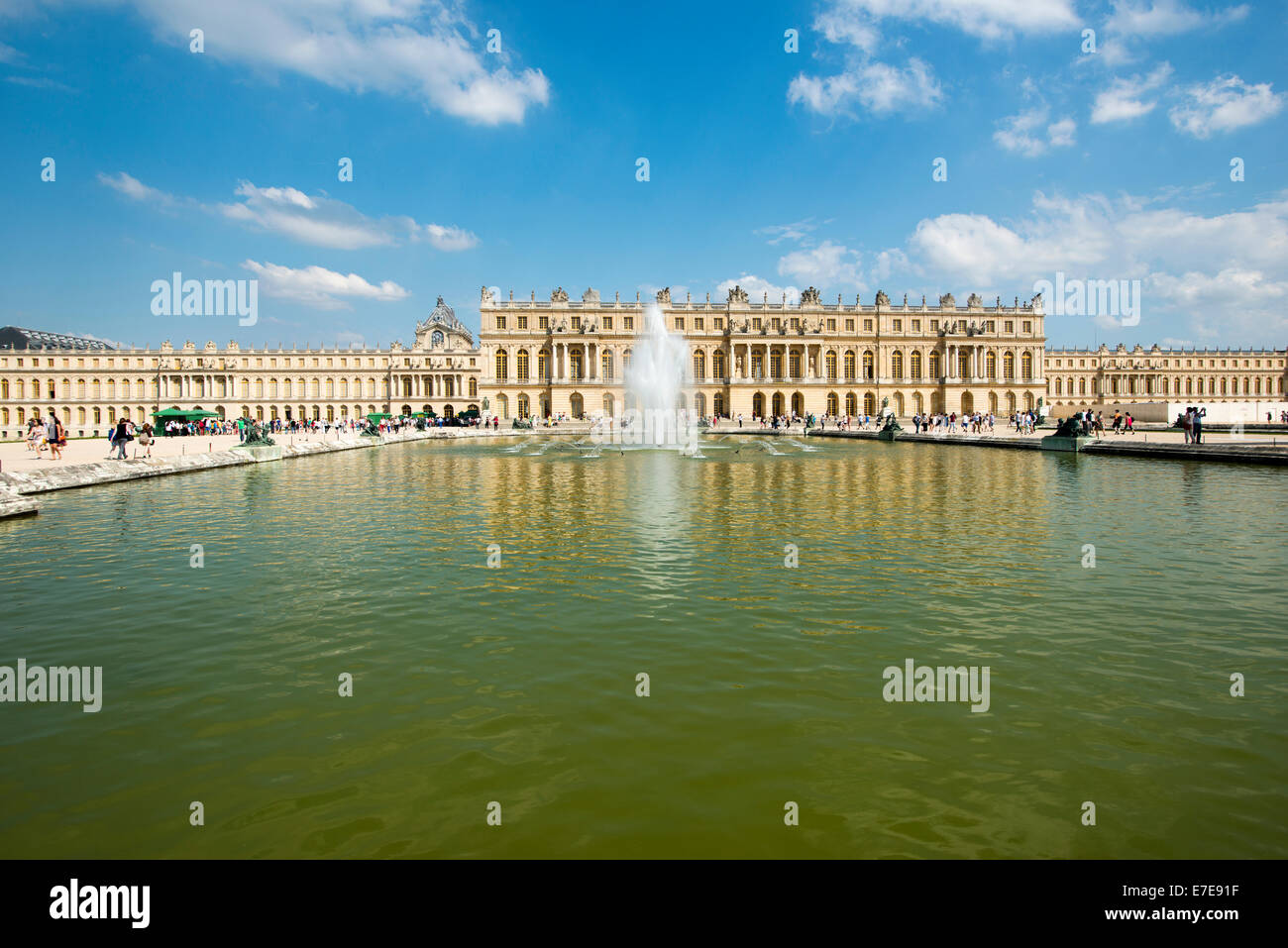 Fontana nei giardini del Palazzo di Versailles Foto Stock