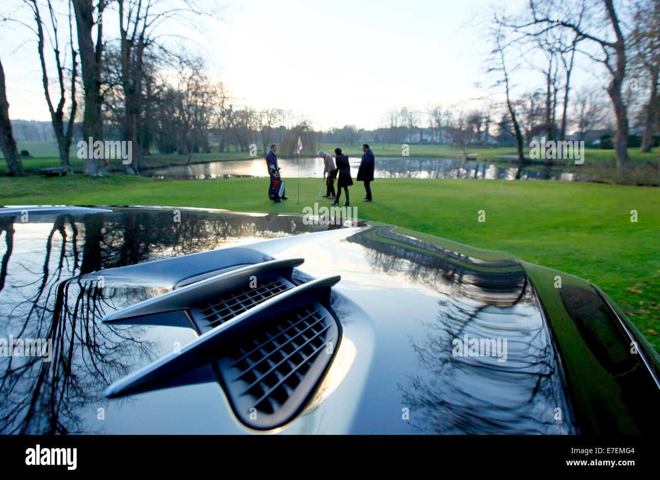 Charles scellini, Thibaud Assante, Eric Censier e Audrey test della Mercedes AMG SL 63 al Gueux Golf Club Reims, Champagne-Ardenne, Francia. Foto Stock