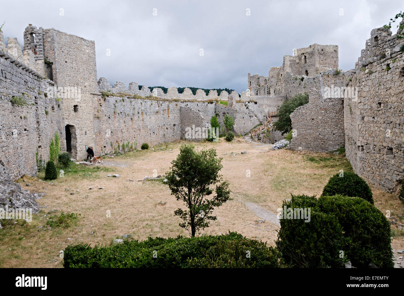 Il Castello di Puilaurens puilaurens in uno dei castelli catari nel sud della Francia Foto Stock