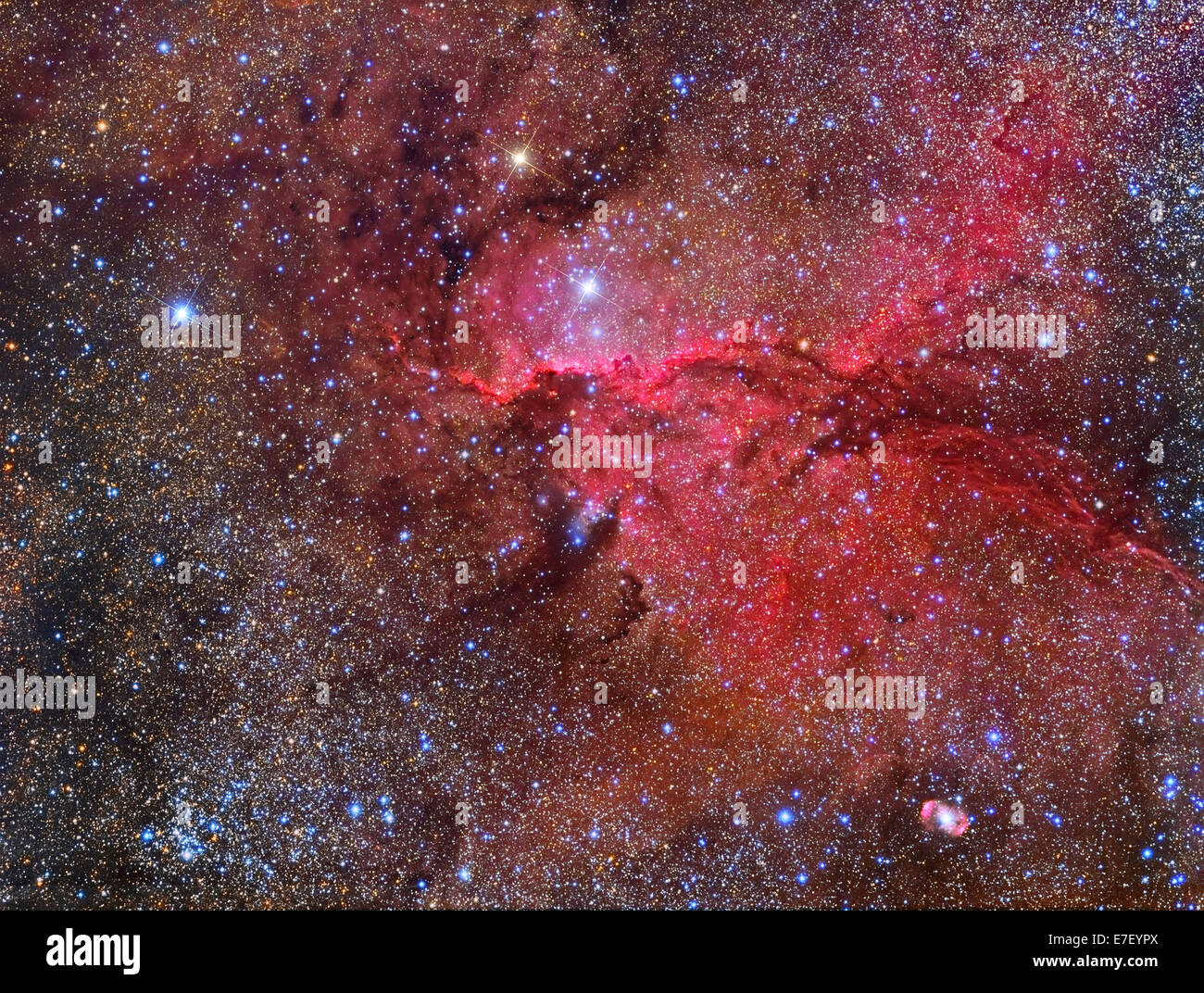 NGC 6399 nebulosa a emissione nella costellazione Ara. Foto Stock