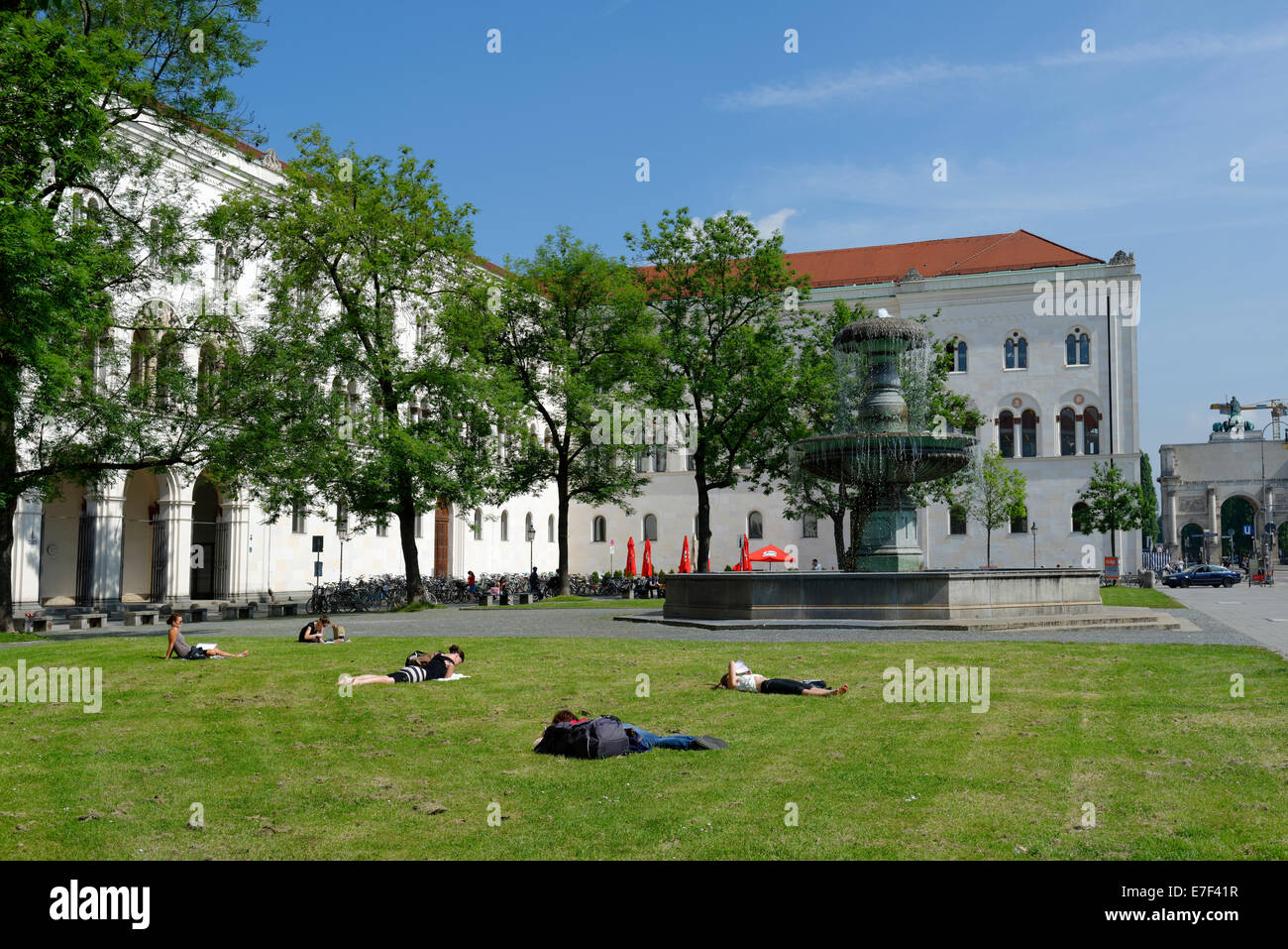 Università Ludwig Maximilian di Monaco di Baviera, Ludwigstraße street, Monaco di Baviera, Baviera, Baviera, Germania Foto Stock