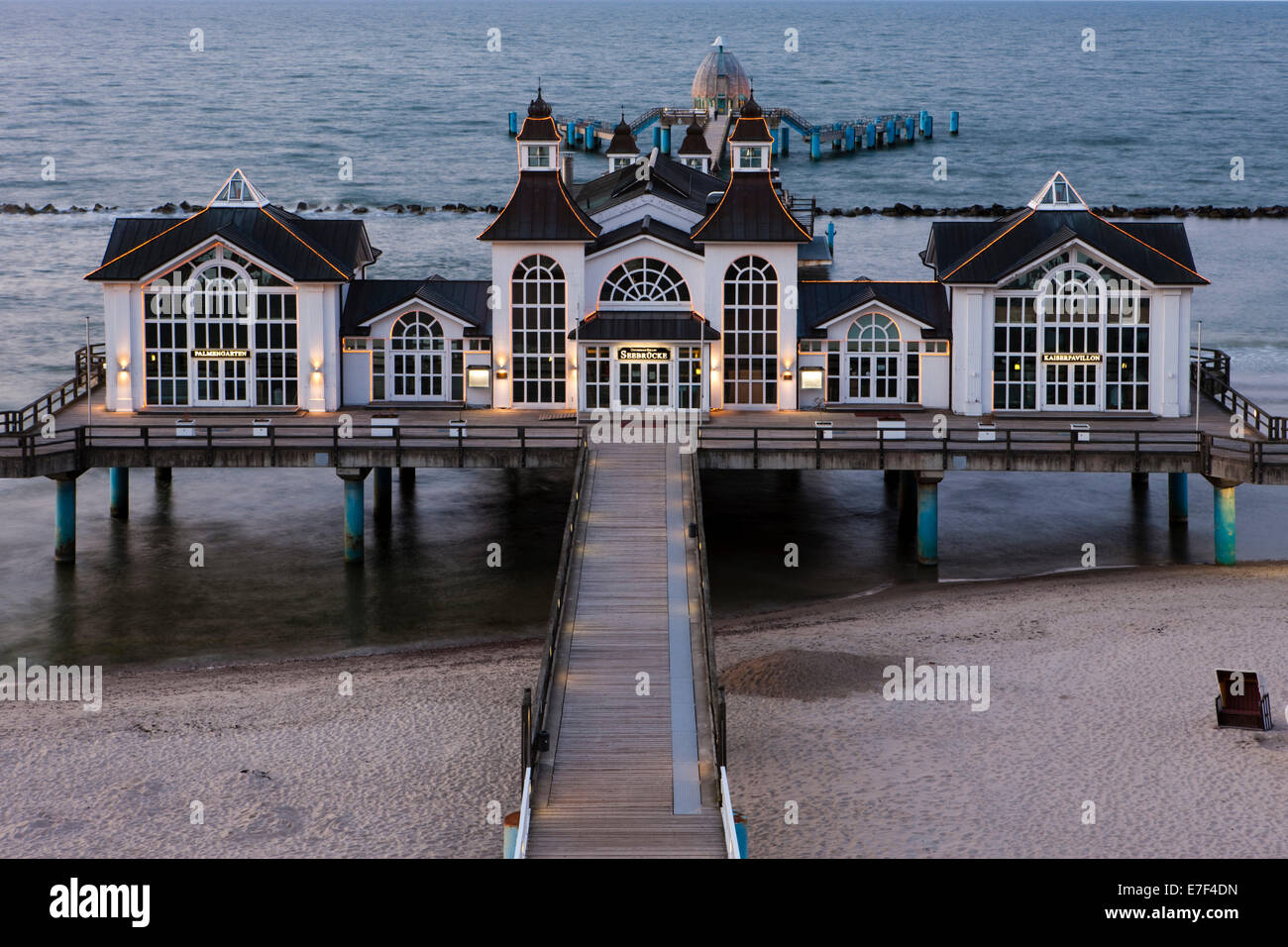 Molo di Sellin, Rügen Isola, Meclemburgo-Pomerania Occidentale, Germania Foto Stock