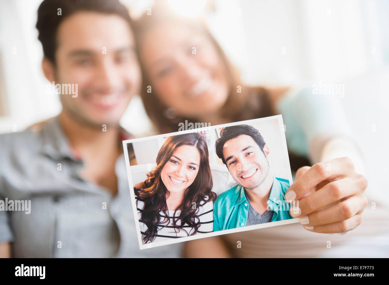 Giovane Azienda fotografia di se stessi Foto Stock