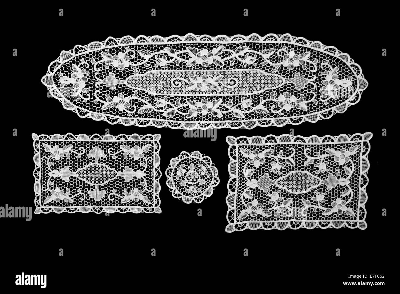 Campioni di pizzo dall'isola di Burano nella laguna di Venezia Foto Stock