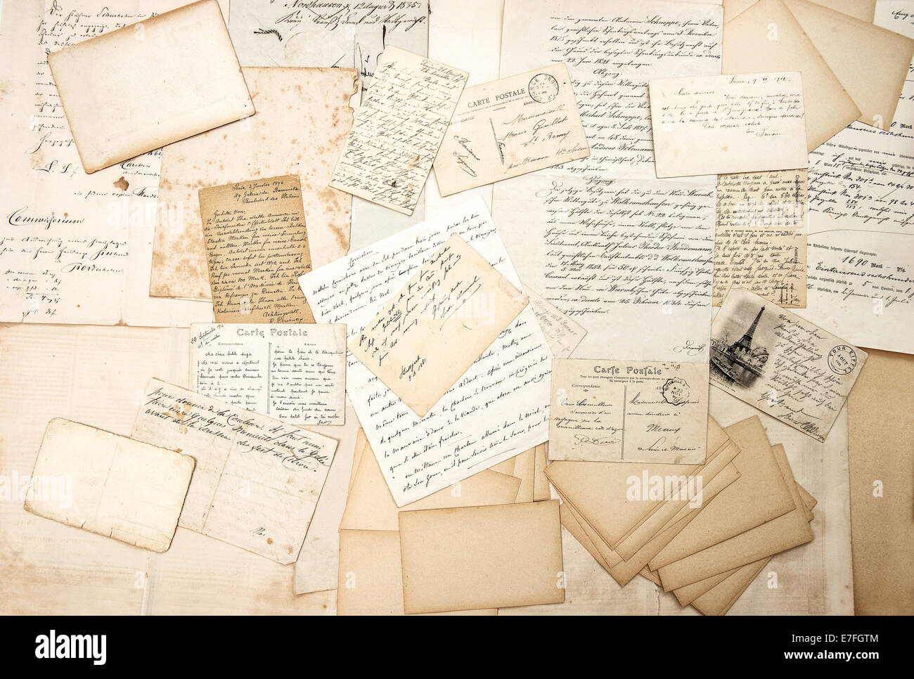 Vecchio lettere, handwritings e cartoline d'epoca. nostalgico sfondo sentimentale. ephemera Foto Stock