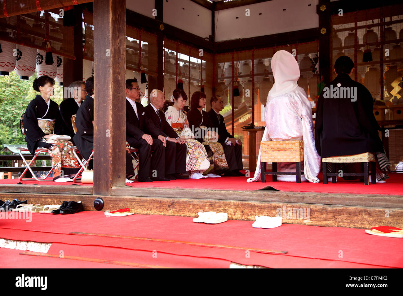 Giapponese tradizionale cerimonia di sarchiatura nel tempio, pagoda. Di Kyoto, Giappone, Asia Foto Stock