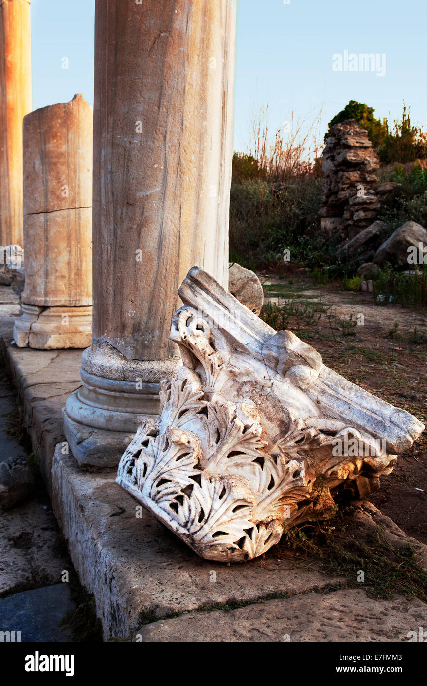 Colonne vicino la fontana monumentale, laterale, Turchia Foto Stock