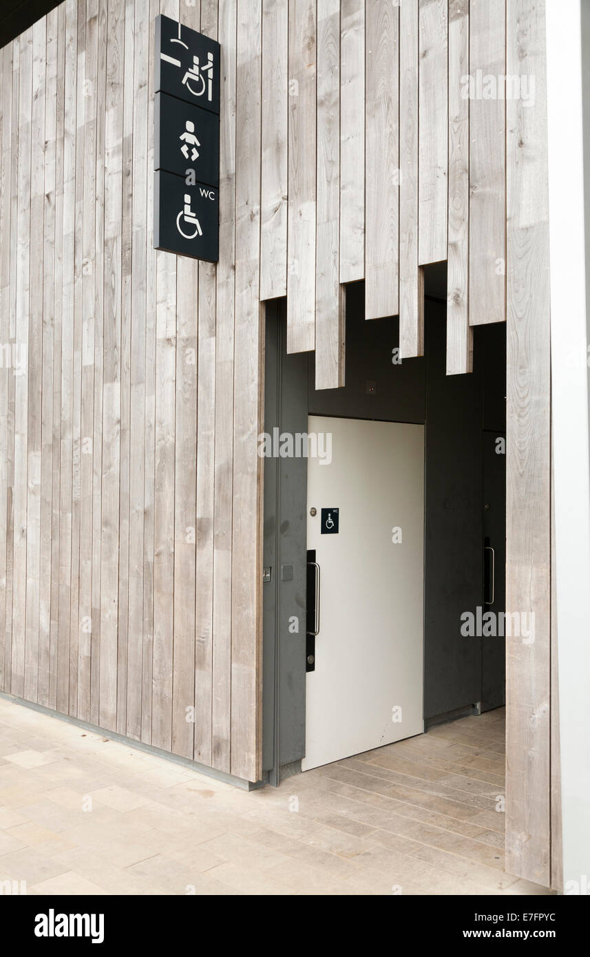 Porta per il bagno per disabili / loo / wc, per sedia a rotelle Sedia a rotelle, a Stonehenge / Pietra sito henge, Wiltshire. Regno Unito Foto Stock