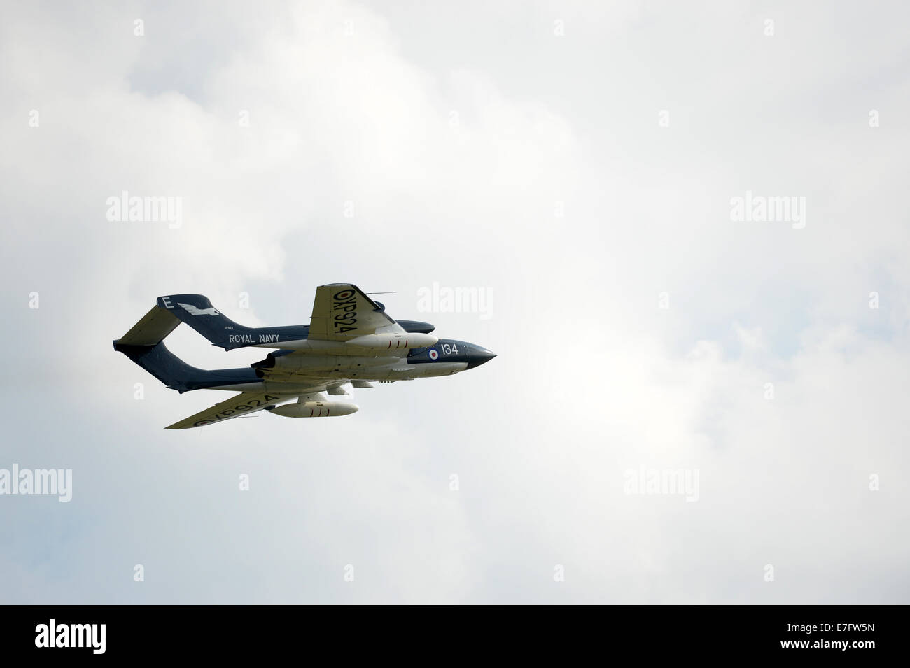L'ultimo battenti Sea Vixen aereo nei cieli sopra Yeovilton, Somerset, Regno Unito per l'handover da Julian James. Foto Stock