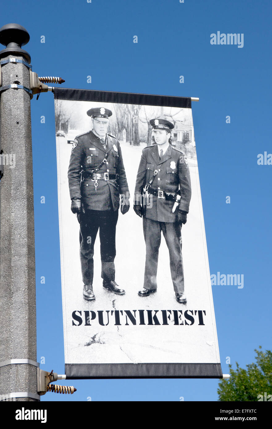 Banner Sputnikfest Manitowoc, Wisconsin street fair dove parte del satellite russo Sputnik sbarcati nel 1962 Foto Stock