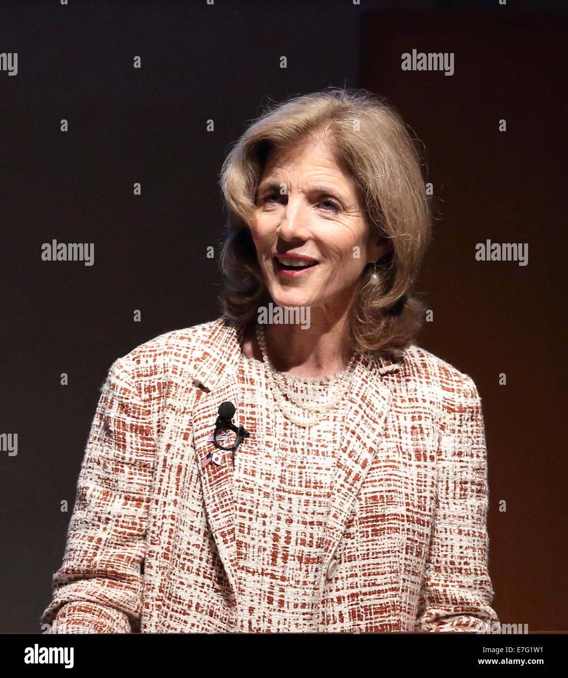 Ambasciatore degli Stati Uniti e il Giappone Caroline Kennedy assiste "Donna del potere come fonte di crescita' forum di Assemblea mondiale per le donne a Tokyo 2014 a Keidanren Kaikan, Tokyo, Giappone il 12 settembre 2014. © Motoo Naka/AFLO/Alamy Live News Foto Stock