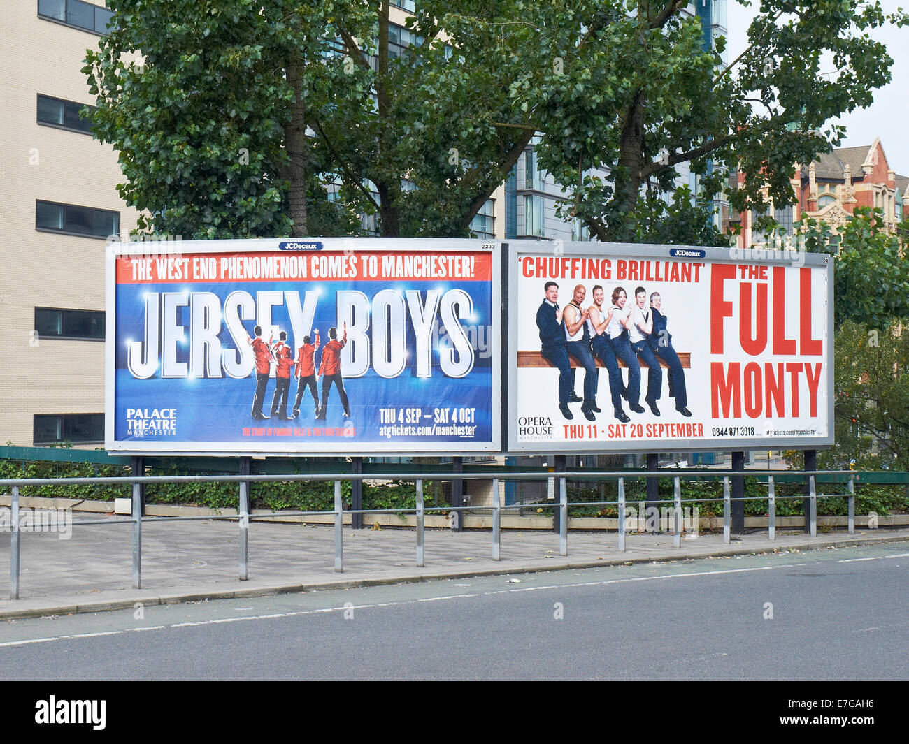 Jersey Boys in Palace Theatre o Full Monty in Opera House a Manchester Regno Unito. Decisioni Le decisioni! Foto Stock