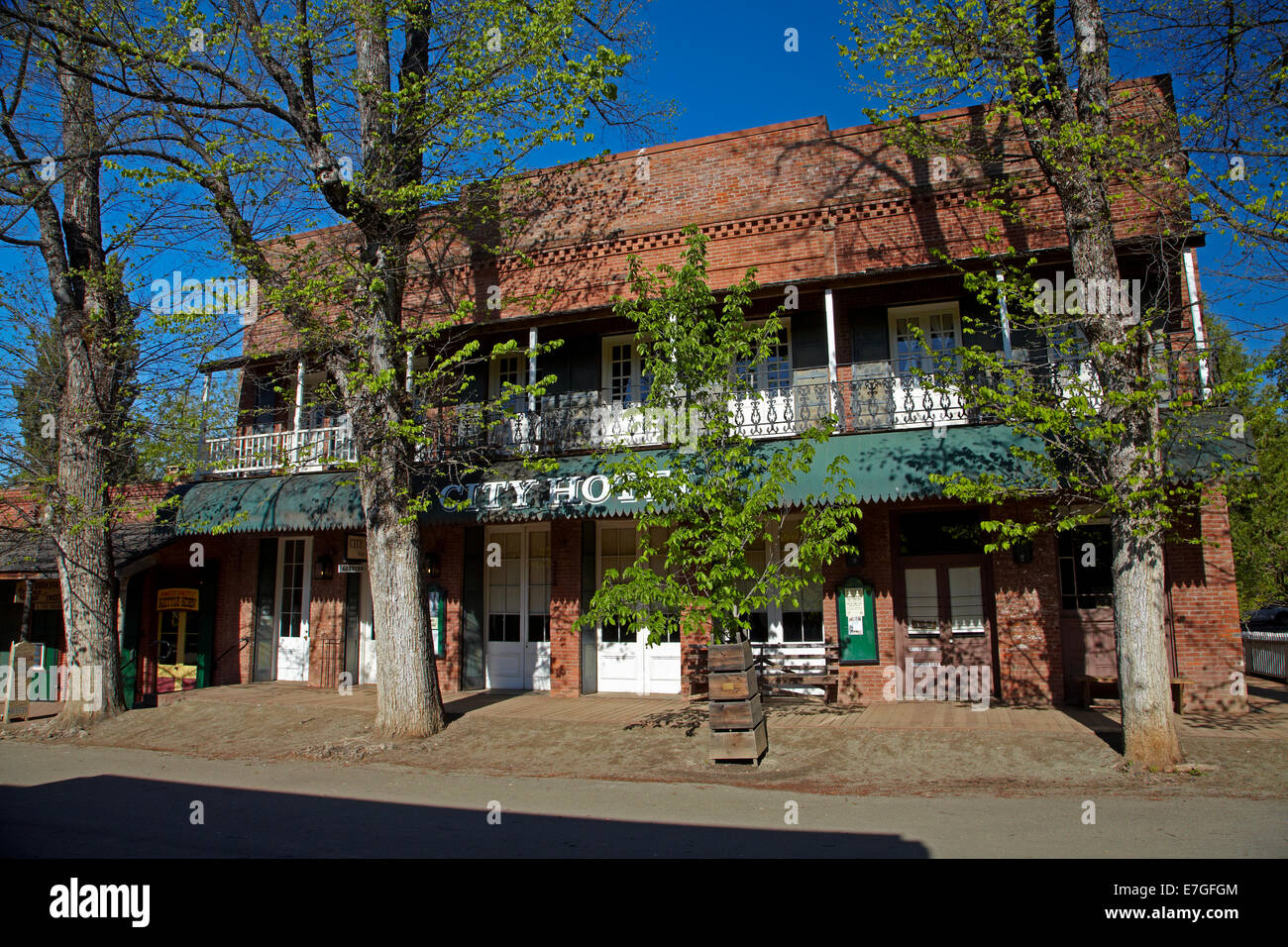 City Hotel (1856), Main Street, Columbia State Historic Park, Columbia, Tuolumne County, Sierra Nevada pedemontana, California, US Foto Stock