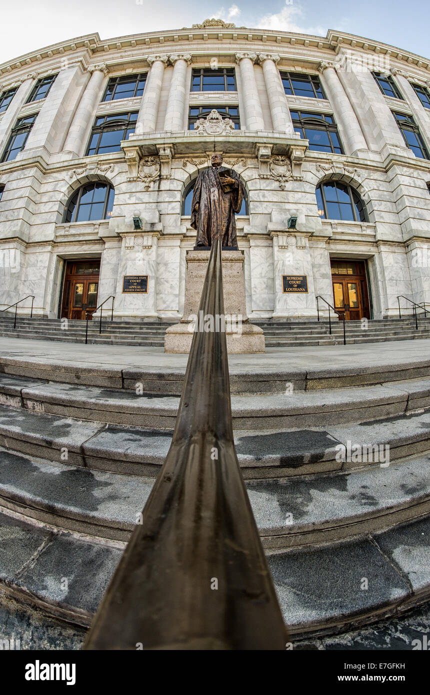 Statua di Edward Douglass bianco nella parte anteriore della Louisiana Corte Suprema nel Quartiere Francese di New Orleans LA USA Foto Stock