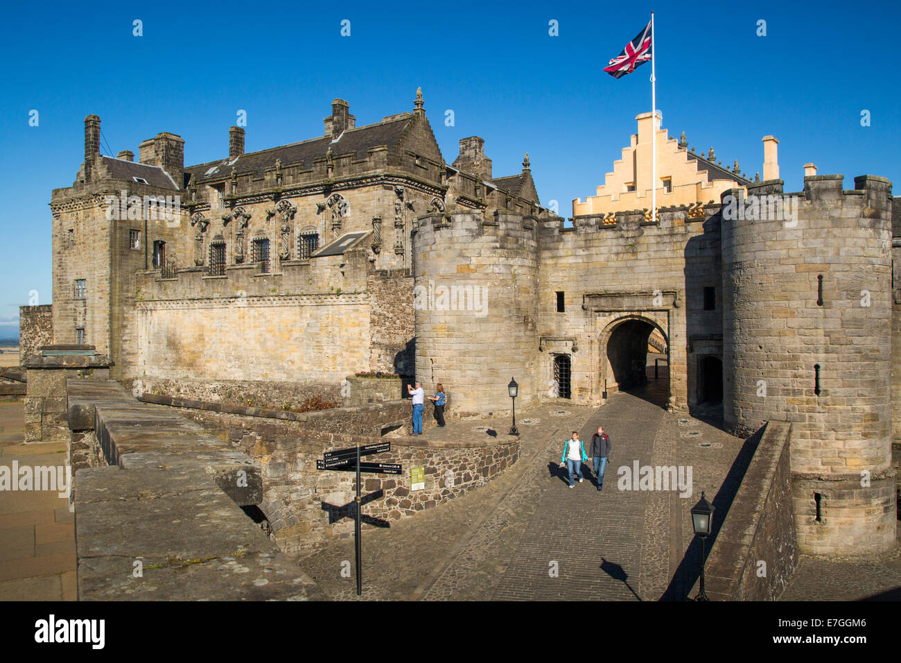 Turisti in ingresso al Castello di Stirling, Stirling, Scozia. Foto Stock