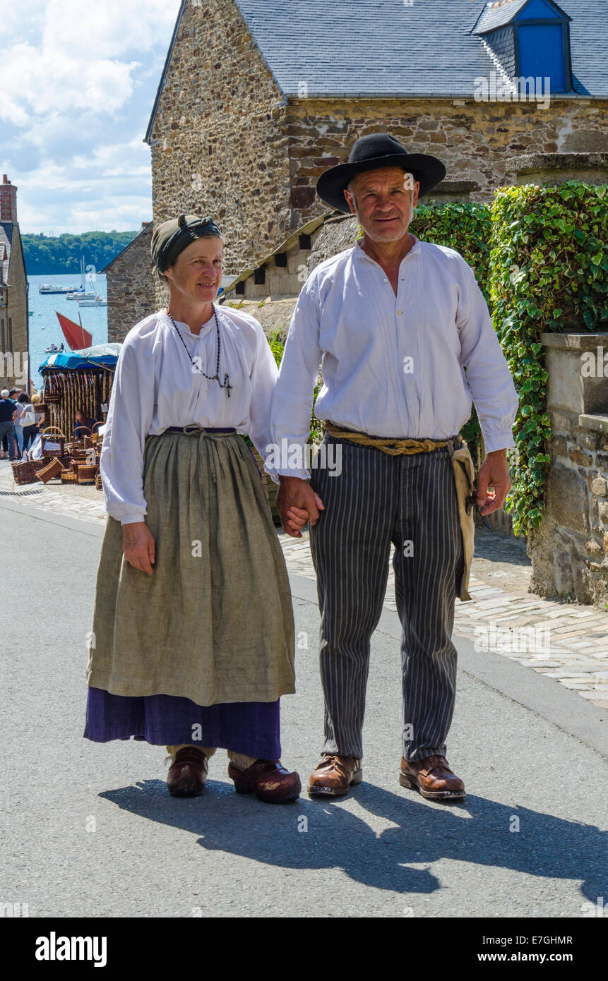 Bretone tradizionale abbigliamento Folk St-Suliac Foto Stock