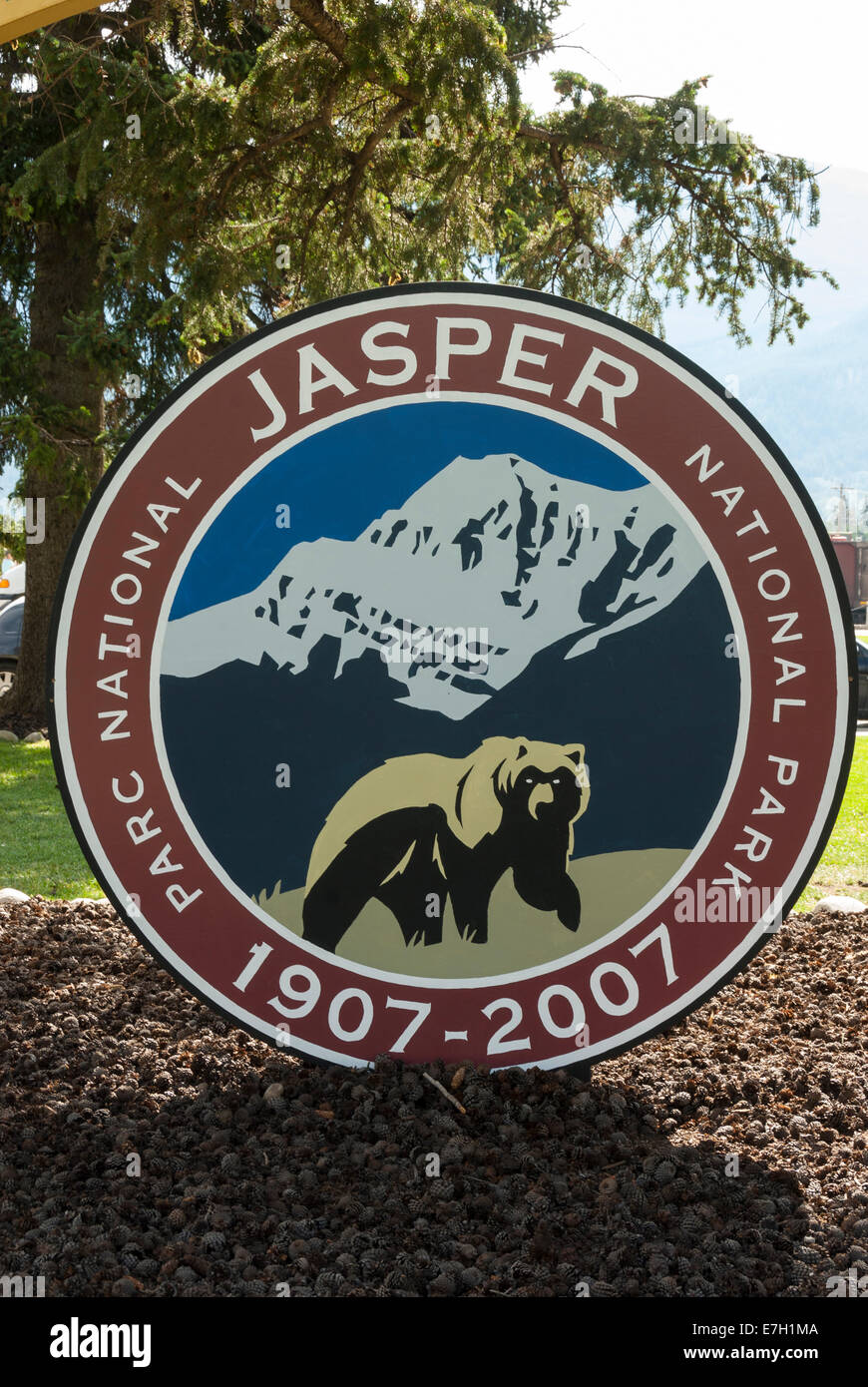 Elk203-7001v Canada, Alberta, Jasper National Park, la cittadina di Jasper, segno del parco Foto Stock