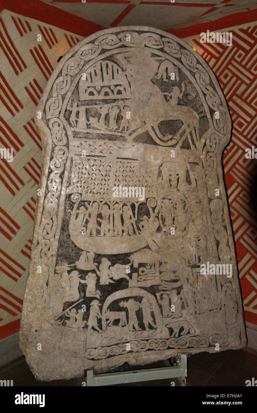 Foto di pietra con Odin su Sleipnir, Svedese History Museum, Stoccolma, Svezia 140809 61793 Foto Stock