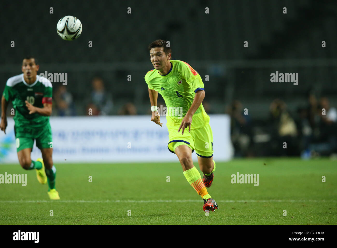 Incheon, Corea del Sud. Xvii Sep, 2014. Takuya Iwanami (JPN) Calcio/Calcetto : maschile di Stadio di Gruppo tra il Giappone 1-3 Iraq a Goyang Stadium durante il 2014 Incheon giochi asiatici in Incheon, Corea del Sud . Credito: YUTAKA AFLO/sport/Alamy Live News Foto Stock